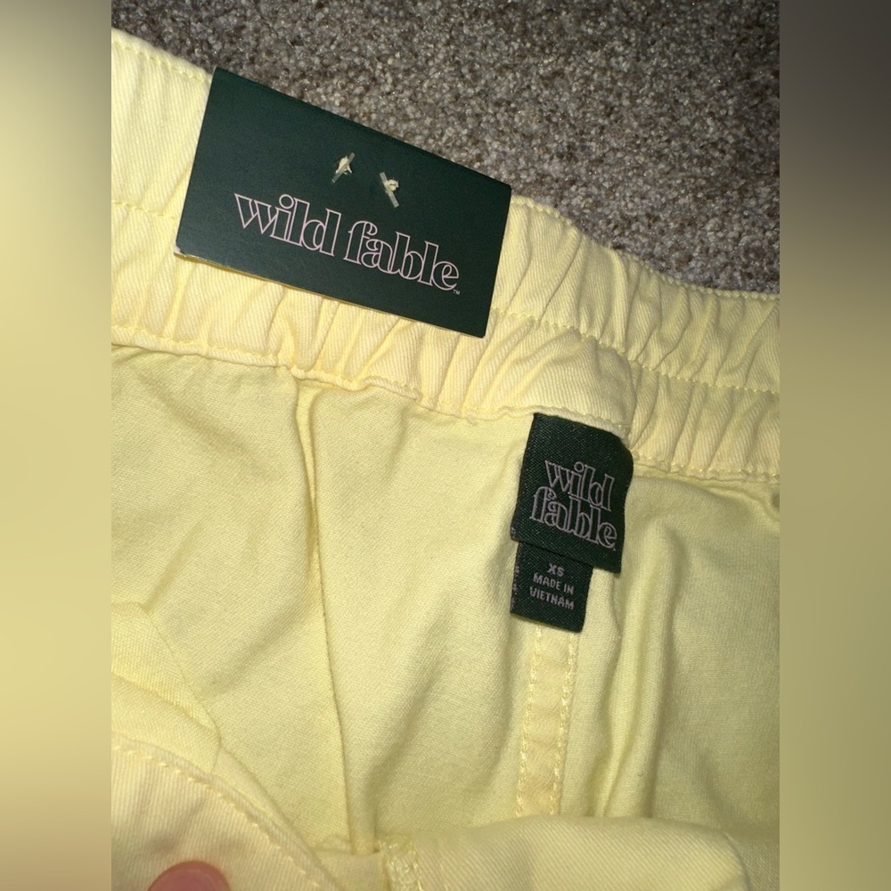 Wild Fable Light Yellow Cargo Pants - Picture 3 of 4